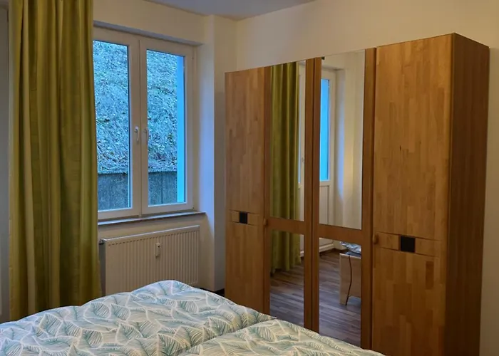 Liv-in Lounge Apartment *